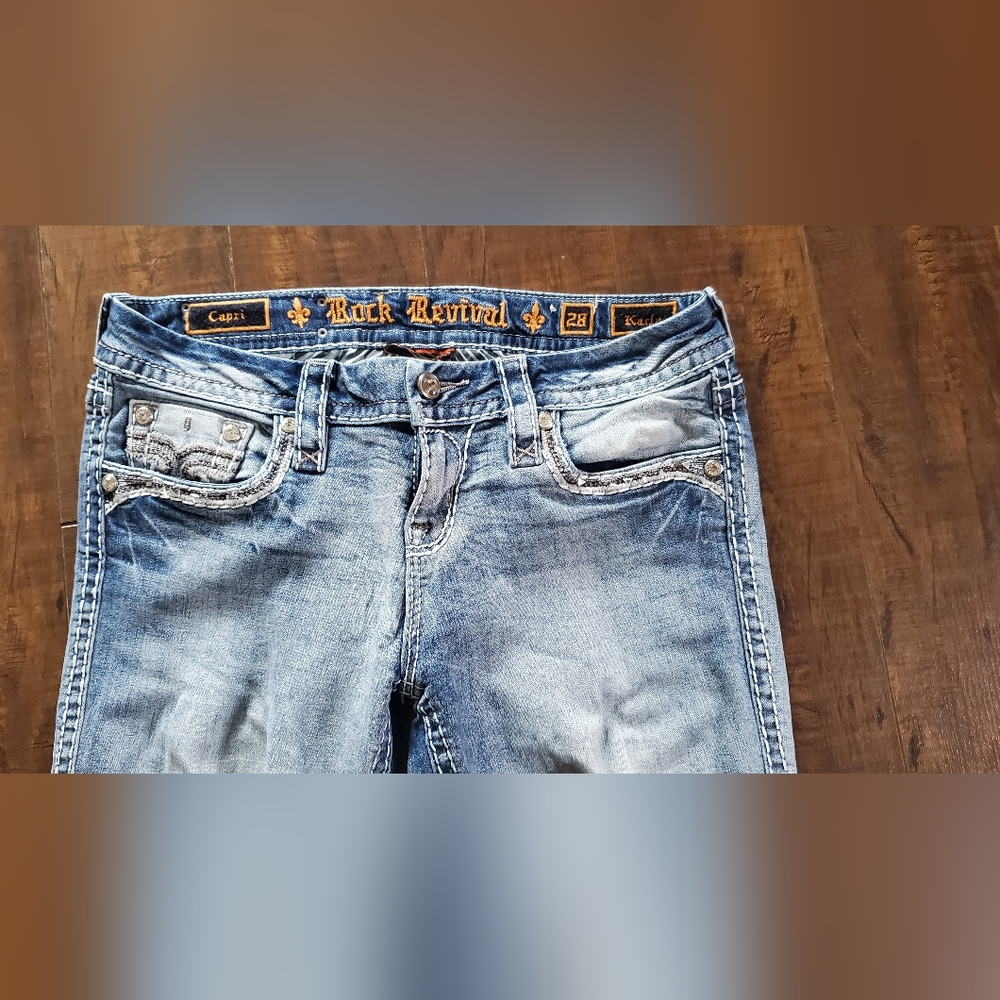 Rock Revival CAPRI with BLING buttons Jeans with Embroidered Pocket - Picture 6 of 7